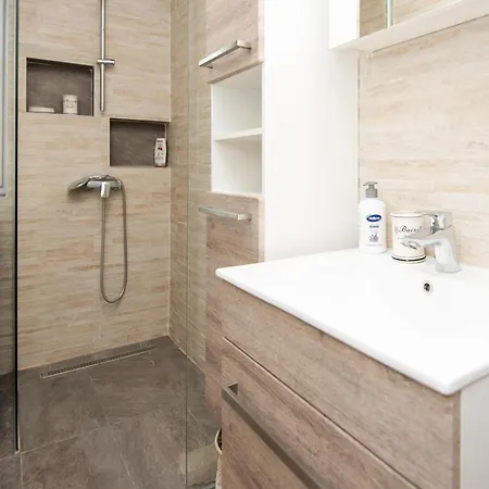 Apartment Nanis Place In *